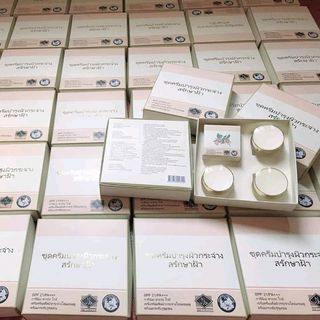 bộ mỹ phẩm dưỡng trắng da trị mụn nám cao cấp