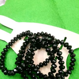 chuỗi đeo tay phong thủy pha lê đen