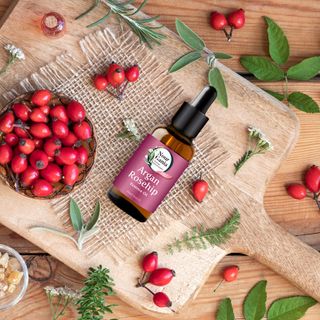 Serum Tinh dầu dưỡng da Nụ tầm xuân tinh chất cao - tái tạo trẻ hóa căng mịn da làm mờ vết nhăn hiệu quả và vết thâm nám ngăn ngừa lão hóa