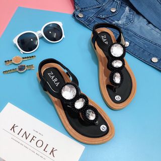 Giày sandal đá trang