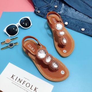 Giày sandal đá trang