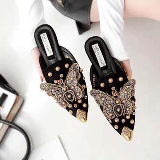 Dép sục đá bướm
