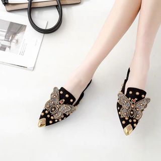 Dép sục đá bướm