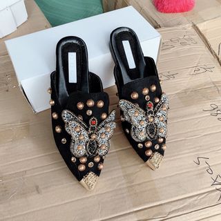 Dép sục đá bướm