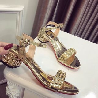 Giày sandal đế sò