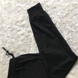 Quần Jogger nam chất liệu da cá