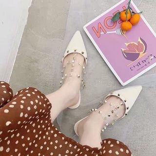 Dép sục mui nhọn đinh