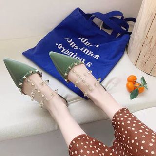 Dép sục mui nhọn đinh