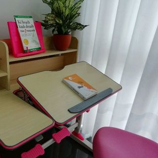 Bàn học sinh chống gù chống cận