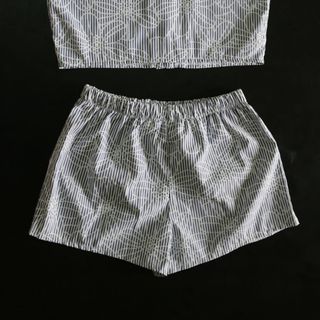 Bộ đồ thời trang Amwear màu sọc hoa