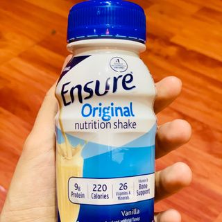 Thùng 30 chai sữa Ensure Original 237ml của Mỹ dạng nước