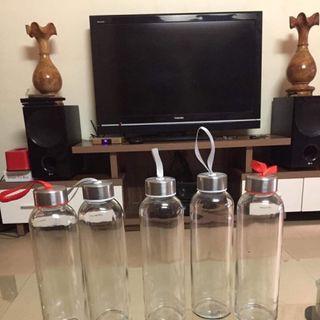 Chai thuỷ tinh 500ml nắp inox có dây xách