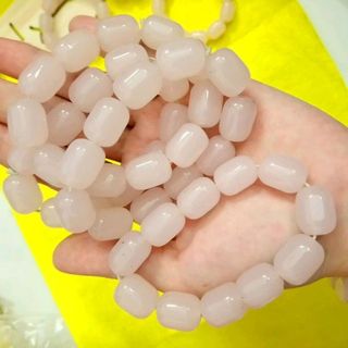 chuỗi đeo tay phong thủy đá hồng