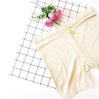 QUẦN MẶC TRONG VÁY THÔNG HƠI