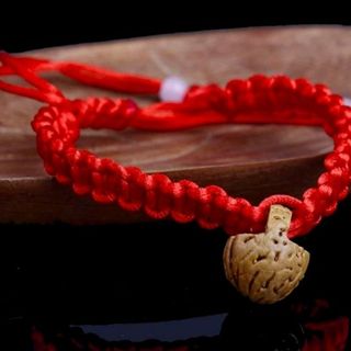 Vòng tay phong thủy mẫu y hình luôn