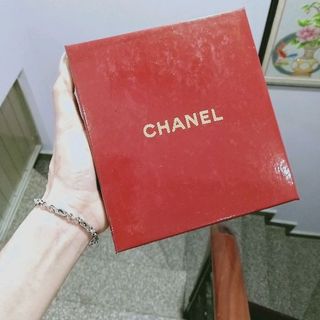 set nước hoa kèm son
