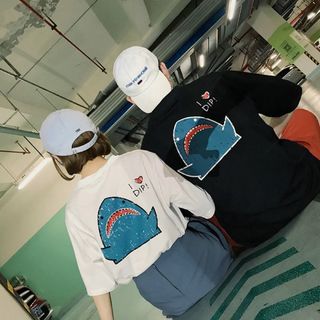 Áo Thun Tay Lỡ Tên Unisex