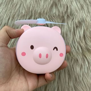 Quạt lợn cầm tay soi gương có đèn giá si