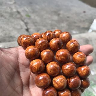 VÒNG NU HUYẾT LONG