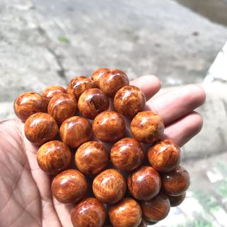 VÒNG NU HUYẾT LONG