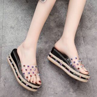 Dép quai ngang de xuồng đinh