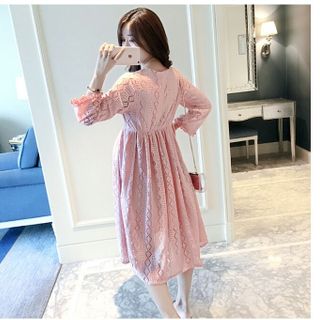 Đầm bầu ren hồng tay lỡ