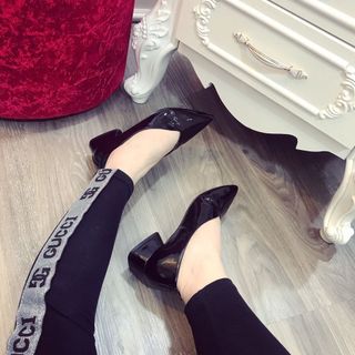 Giày s ấn mui nhọn