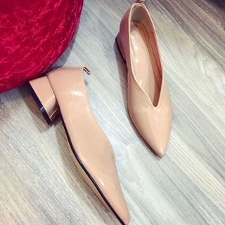 Giày s ấn mui nhọn