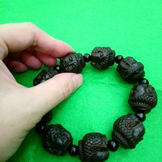 chuỗi đeo tay phong thủy gỗ cho nam mẫu mới nhất
