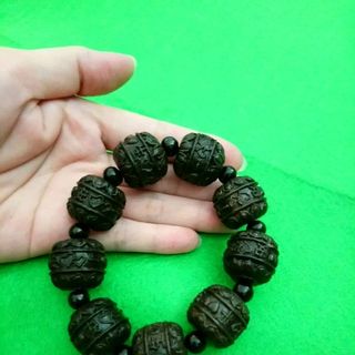 chuỗi đeo tay phong thủy gỗ cho nam mẫu mới nhất