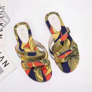 Dép họa tiết