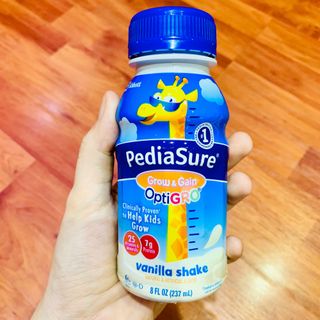 Thùng 24 chai sữa nước Pediasure Vanilla Shake Mỹ 237ml cho bé từ 1-10 tuổi