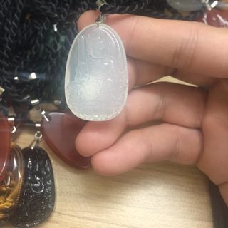 Phật bản mệnh đá mã não trắng tự nhiên