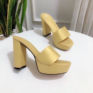 Dép cao got lụa