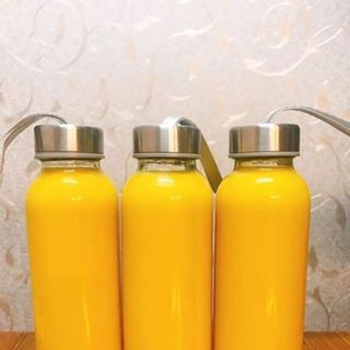 Chai thuỷ tinh 300ml nắp inox có dây xách