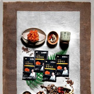 Chiết xuất nấm đông trùng hạ thảo và hồng sâm Hàn Quốc 6 năm tuổi Chong Kun Dang 70ml x 30 gói