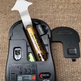 Chuột không dây Logitech M185 logitech