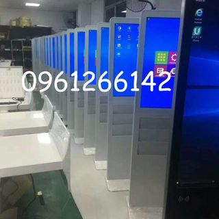 màn hình quảng cáo chân đứng