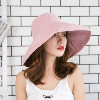 Mũ xinh đang hót