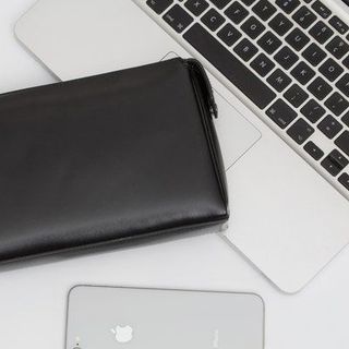 Clutch cầm tay da trơn có khóa số thời thượng