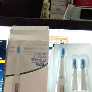 Bàn chải đánh răng dùng pin