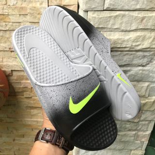 Dép đúc nam Charm Màu