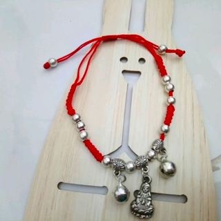 Vòng tay phong thủy mẫu mới đẹp y hình