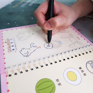 Bộ 3 sách tô màu tự xoá thông minh kèm 3 bút cho bé