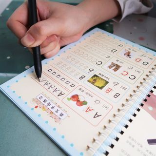 Bộ 3 sách tô màu tự xoá thông minh kèm 3 bút cho bé