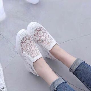 Giày mọi xuồng hoa lưoi