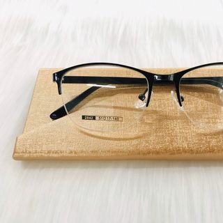 Gọng kính nữ cao cấp