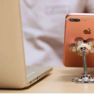 Gía đỡ điện thoại cực hít cánh hoa mai phúc tài phát may mắn