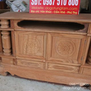 Kệ tivi cột trơn mẫu mới 2020 gỗ gõ đỏ
