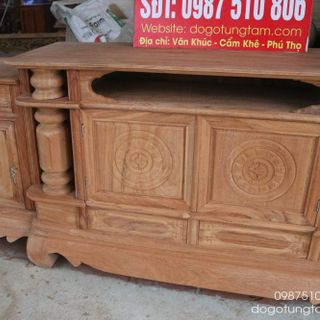Kệ tivi cột trơn mẫu mới 2020 gỗ gõ đỏ